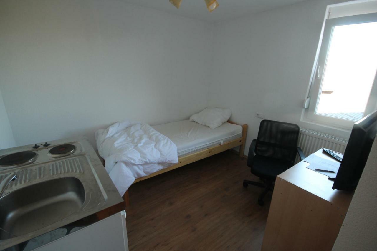 Biberach-Riss-Zimmer-Frei, Einzel-Zimmer Bad Kueche Birkenhard Zewnętrze zdjęcie