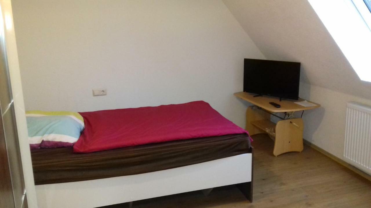 Biberach-Riss-Zimmer-Frei, Einzel-Zimmer Bad Kueche Birkenhard Pokój zdjęcie